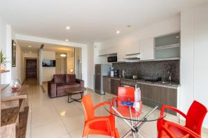 Elegant 28 de Julio Residence by Geko