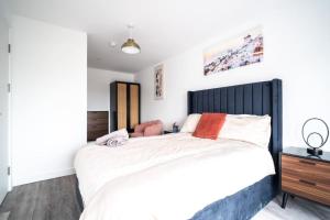 Central Manchester 2-Bed Stylish High-Rise Flat