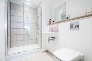 Central Manchester 2-Bed Stylish High-Rise Flat