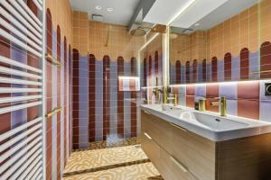 Stunning flat 2 bedrooms sleeps 6 Canal Saint-Martin