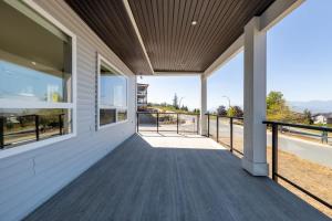 Elegant 4BR Main Suite Family Friendly with Terrace