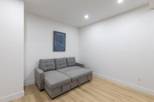 Elegant 4BR Main Suite Family Friendly with Terrace