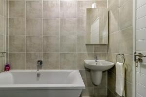 The Greenlee Grove