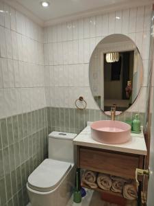 Comfortable semi-basement apartment in Providencia