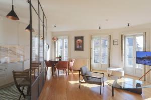 Boutique Apt in City Center w Stunning Douro Views