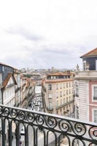 Boutique Apt in City Center w Stunning Douro Views