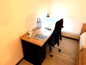 Chambre cosy et lumineuse Bureau WiFi rapide Près de Nancy