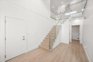6BR Luxury Home with Terrace and Epic Views