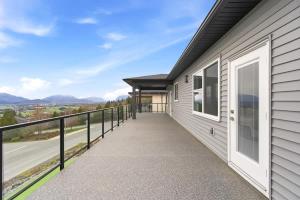 6BR Luxury Home with Terrace and Epic Views