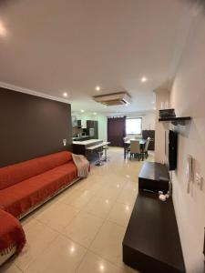 3BR Apartment with Terrace and 1 Min to Sea