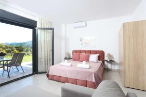 Hilltop Apartment 10