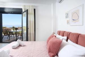 Hilltop Apartment 10