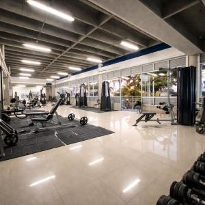 Apartamento vista al mar con piscina y parqueadero privado