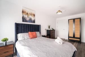 Stylish Sleek 2-Bedroom Apartment Manchester
