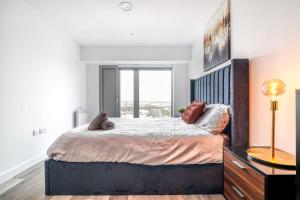 Stylish Sleek 2-Bedroom Apartment Manchester