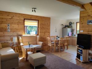 Large, comfortable holiday home with a garden