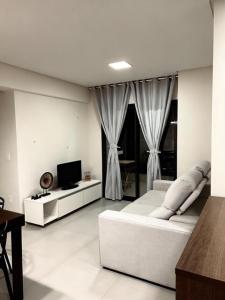 Apartamento NOVO, 2 suítes, 5min da praia, RUA 414