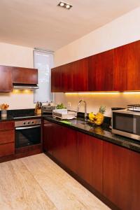 3BR Penthouse with Private Rooftop Pool & Terrace