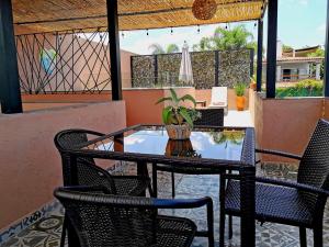 Bungalow Romántico con Jacuzzi Privado y Terraza con Vista