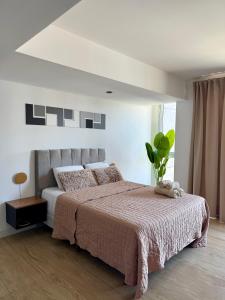 MarDelSuites - Studios Modernos Piso Alto - Vista al Mar, Pileta, Cochera, AC, 2min Playa