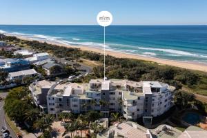 Surfside Buddina Beachfront 3bed Apt - Direct Beach Access