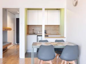Appartement central avec balcon - 4 pers. - FR-1-821-58