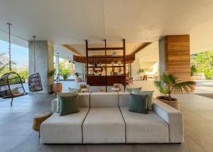 Oasis Riverfront Resort-Style One Bedroom