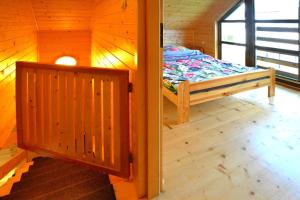 Comfortable wooden holiday homes near the beach