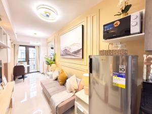 An Elegant Cozy Suite at S Residences & Netflix I S RES 1214