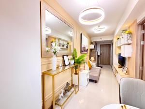 An Elegant Cozy Suite at S Residences & Netflix I S RES 1214