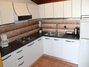 Seaview Balcony Apartment for 5