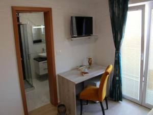 Seaview Apartment in Stara Novalja