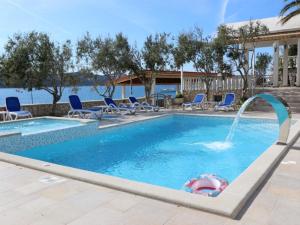 Seaview Apartment in Stara Novalja