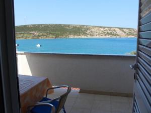 Spacious Seaside Retreat for 6