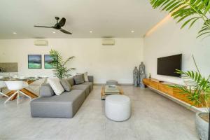Yuka V1 Modern Tropical 2BR With Pool in Seminyak