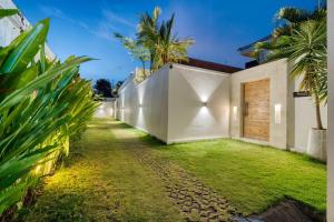 Yuka V1 Modern Tropical 2BR With Pool in Seminyak