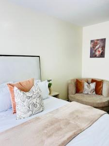 Exquisite Modern Studio with Rooftop pool & Nairobi Skyline Views