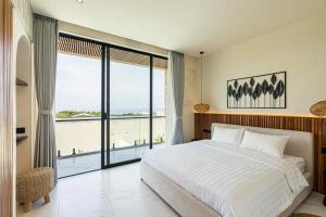 White Residence - Modern Villa near Pandawa Beach