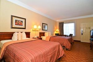 Double Room with Two Double Beds - Smoking room in Peach State Inn & Suites