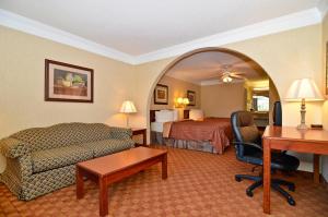 Standard Double Suite room in Peach State Inn & Suites