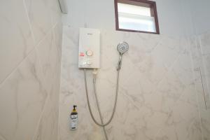 แฝดสามการ์เด้นท์รีสอร์ท แสมสาร Fadsarm Garden Resort Samaesan