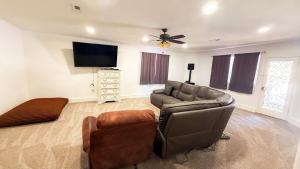 7BR Ski & Golf Course Retreat with Hot Tub