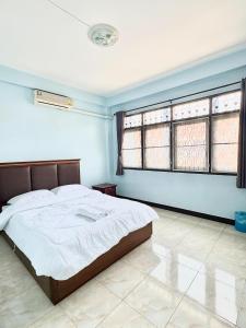 xx Prompt Inn เจริญกรุง