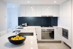 128 Brookes Street Apartments