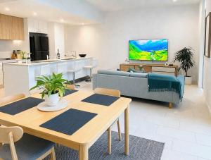 128 Brookes Street Apartments