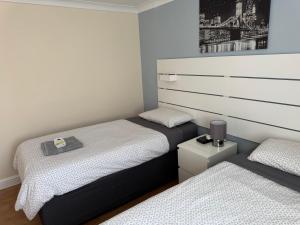Kensal Lodge 2 and 2A