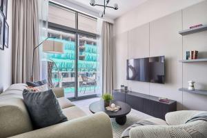 Frank Porter - Stonehenge Residences