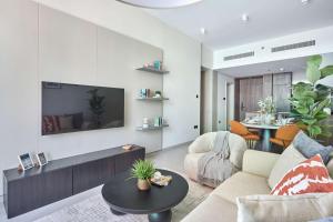 Frank Porter - Stonehenge Residences