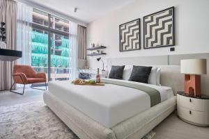 Frank Porter - Stonehenge Residences