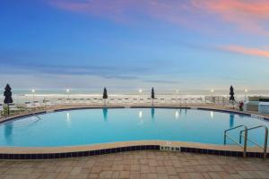 Paradise Beach Club - Oceanfront and Penthouse